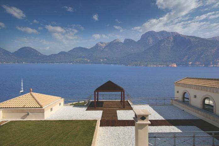 panoramic views majorca spain luxury property What Does A $72.7 Million Luxury Property Look Like?