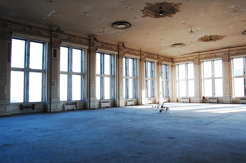 abandoned crystal ball room on the top floor of the king edward hotel downtown toronto Picture of the Day   December 5, 2009