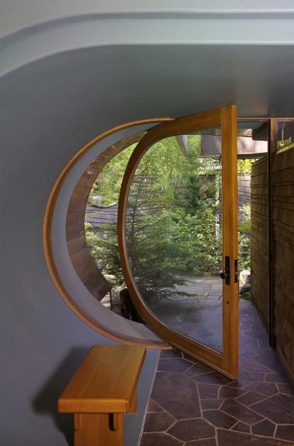rounded curved door entrance design Canopy Living: The Ultimate Tree House