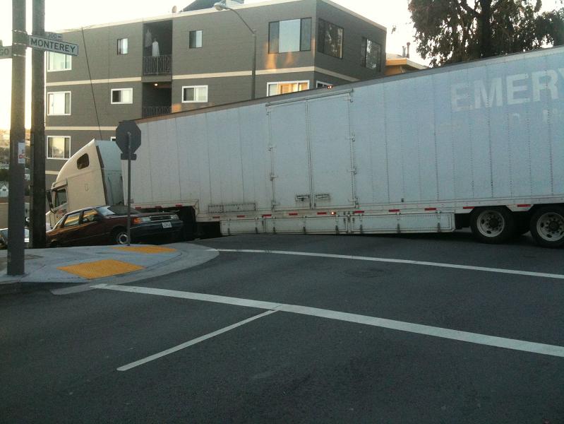 truck car stuck on san francisco road hill street Picture of the Day   December 4, 2009