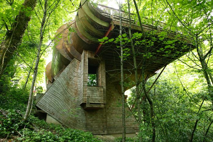 ultimate tree house design robert harvey oshatz The House Inside a Hill   Villa Vals, Switzerland