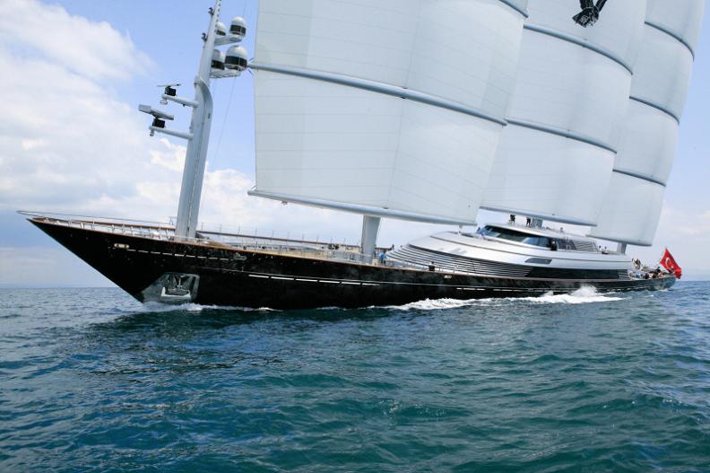 biggest boat ever Eclipse   The Largest Private Yacht in the World