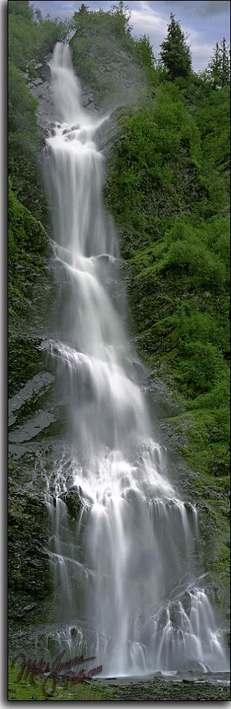 bridal veil falls in valdez alaska vertical panoramic Vertical Panoramic Photography: 15 Breathtaking Examples
