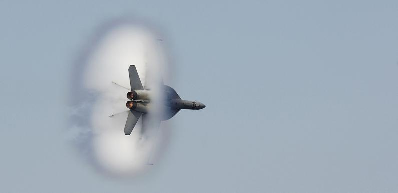fighter jet sonic boom