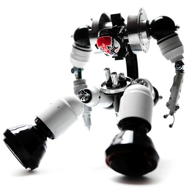 andrea pertachi robotic sculptures Incredible Robot Sculptures Made from Old Electronic Parts