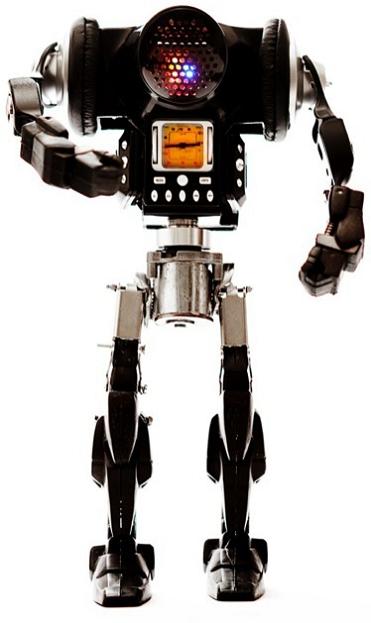 miniature robots by himatic Incredible Robot Sculptures Made from Old Electronic Parts