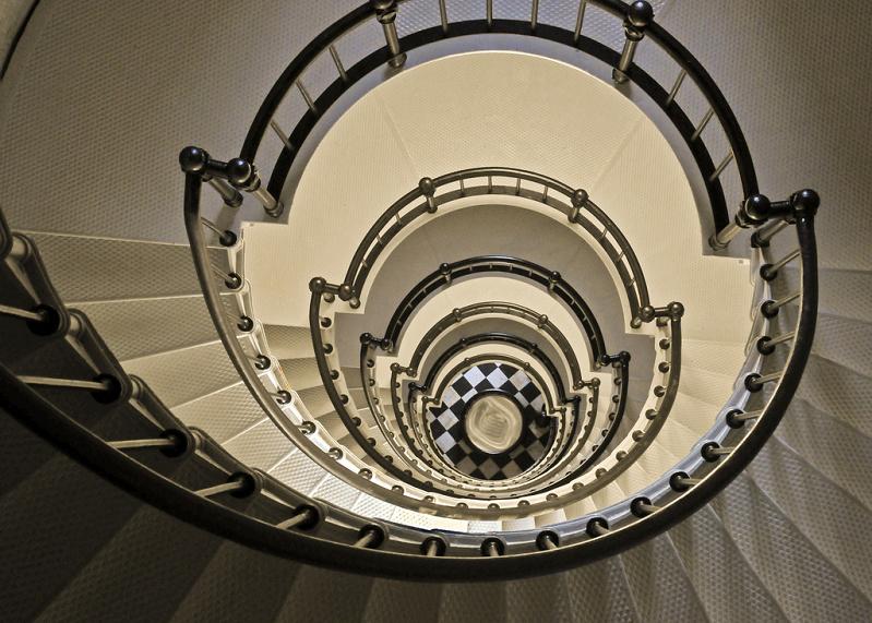 spiral staircase from top looking down 25 Stunning Images of Spiral Staircases