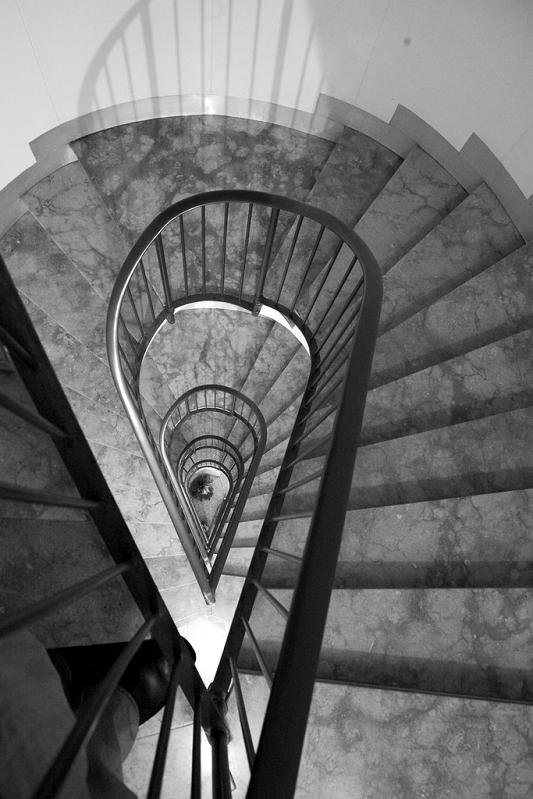 tear drop shape staircase 25 Stunning Images of Spiral Staircases