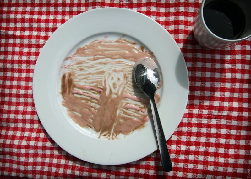 the scream in ice cream on plate edvard munch Picture of the Day   May 9, 2010
