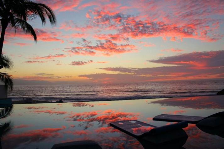 infinity-pool-dreams-resort-puerto-vallarta-mexico