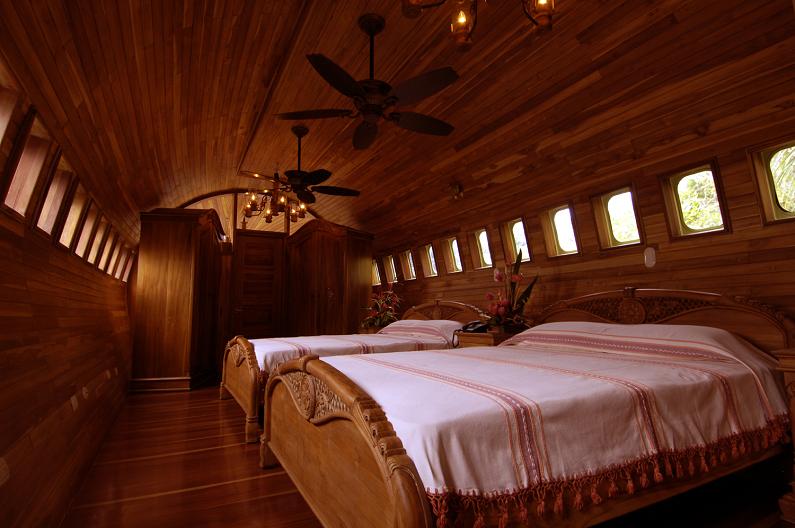 retrofitted vintage boeing 727 fuselage 1965 Boeing 727 Converted into a Costa Rican Hotel