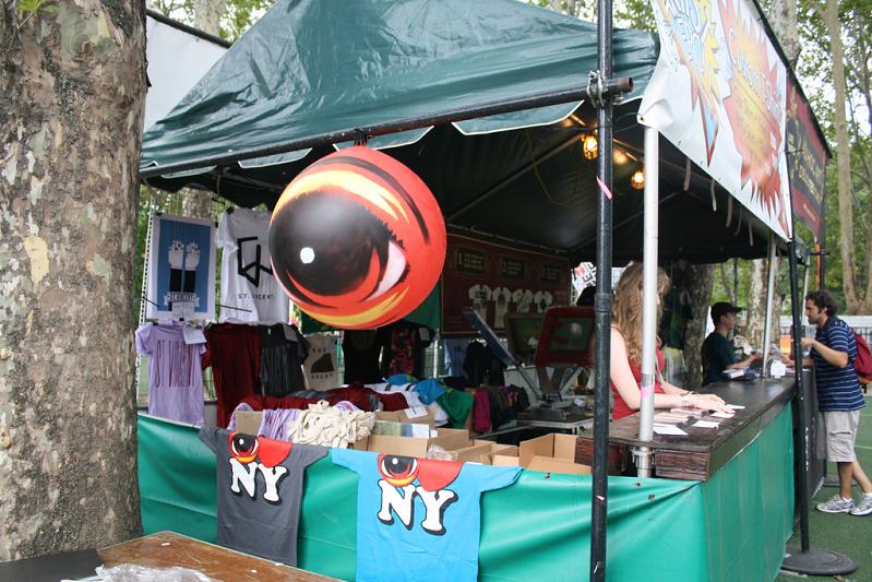eyeballs in new york STREET ART: Eye Heart NYC by Peat Wollaeger [21 pics]
