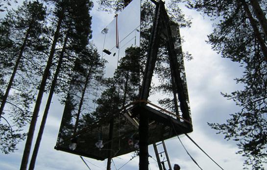 mirrored tree house in sweden The Mirrorcube Treehotel in Sweden