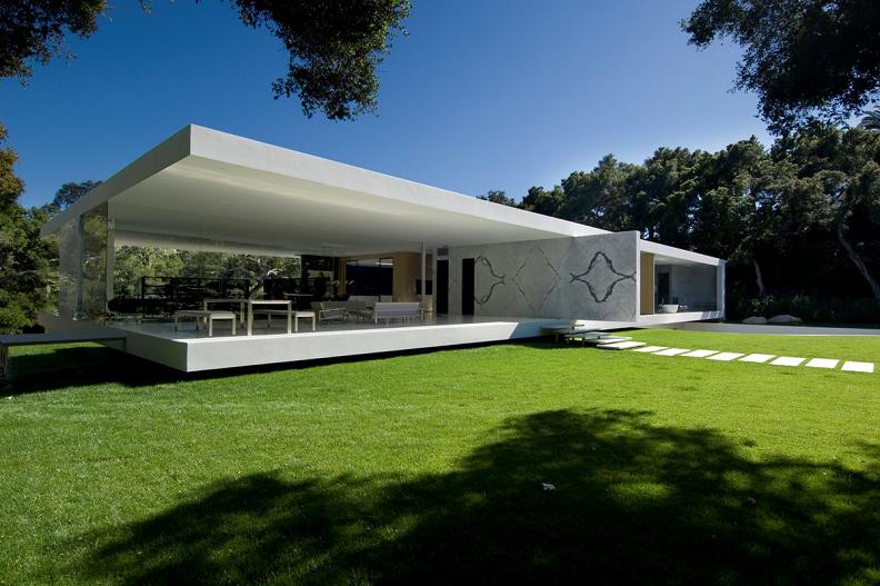 open concept home in california Mr. Hermanns Opus: The Glass Pavilion in Montecito, California