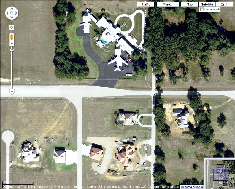 john travoltas house with airplanes on google maps Picture of the Day   We Dont Need Roads