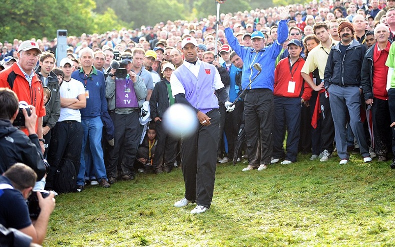 tiger woods golf ball at camera head on copy Picture of the Day   October 4, 2010