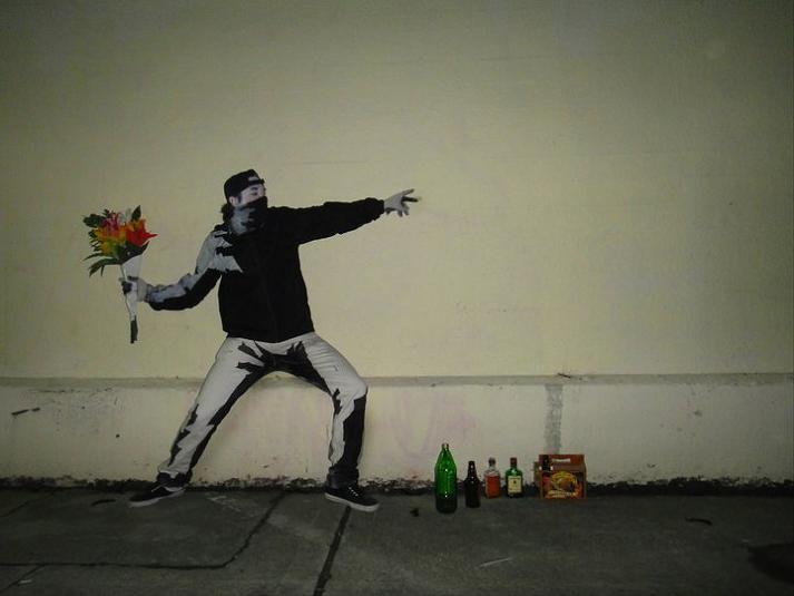 banksy funny halloween costume 23 Funny and Creative Halloween Costumes