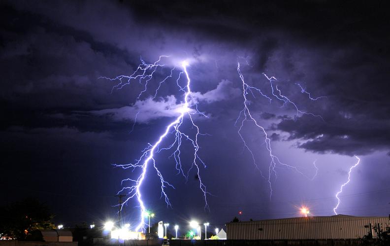lightning bolts Natures Fury: 30 Chilling Photos of Natural Hazards