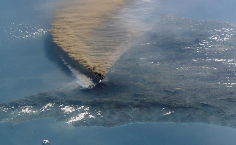 mt etna eruption volcano Natures Fury: 30 Chilling Photos of Natural Hazards