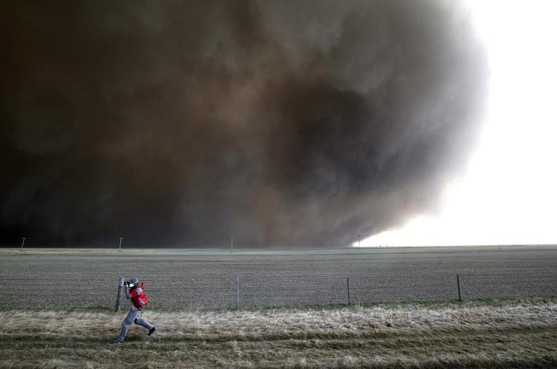 smoke from eyjafjallajokull Natures Fury: 30 Chilling Photos of Natural Hazards