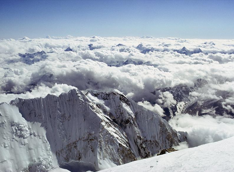 view from top summit of mount everest Picture of the Day: Sitting on Top of the World | Dec. 16, 2010