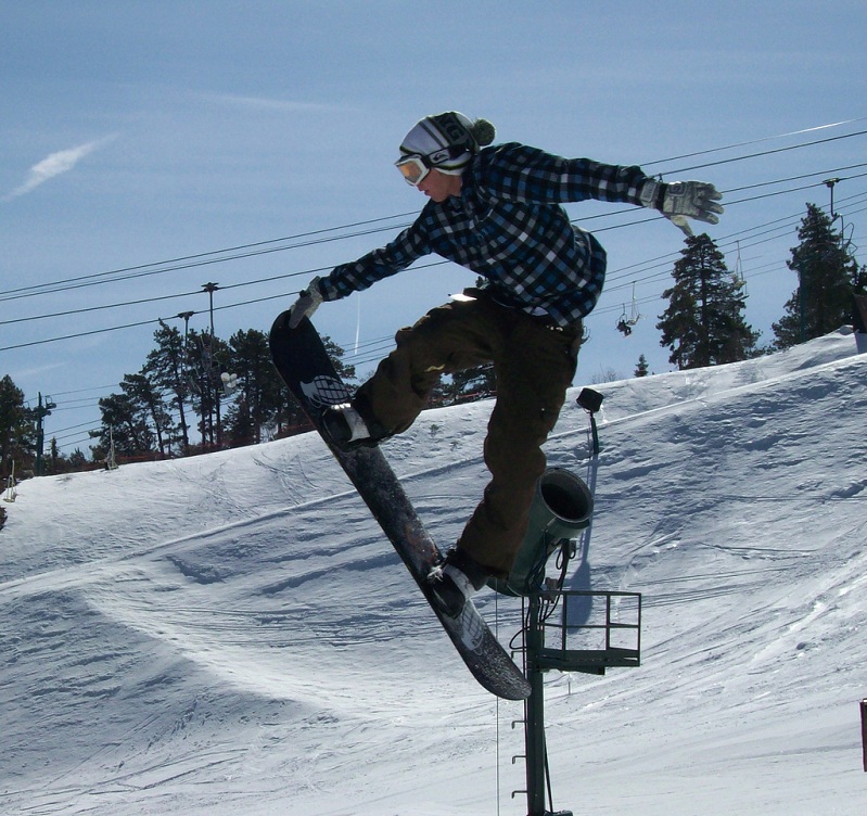 nose grab snowboard The 5 Essential Snowboard Grabs [20 Pics]