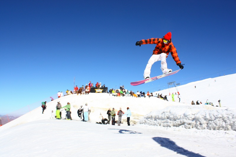 perfect tail grab The 5 Essential Snowboard Grabs [20 Pics]
