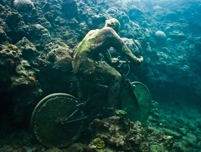underwater sculptures artist jason decaires taylor artificial reefs 1 Astonishing Underwater Sculptures by Jason deCaires Taylor [30 pics]