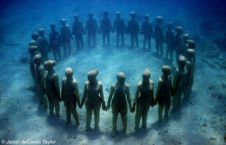 underwater sculptures artist jason decaires taylor artificial reefs 25 Cleverly Placed Miniature Cement Sculptures by Isaac Cordal