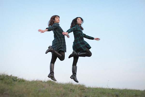 japanese girl levitates natsumi hayashi 10 Natsumi Hayashi: A Life of Levitation [25 pics]