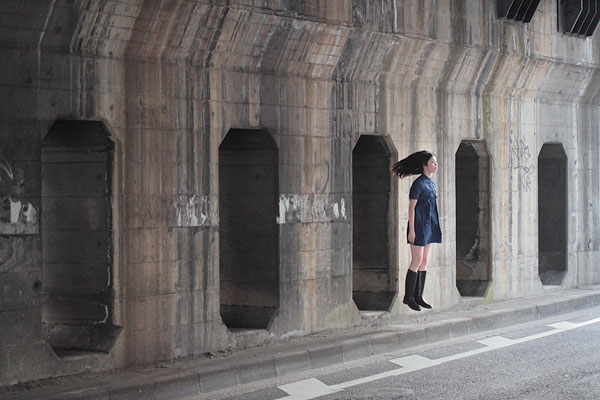 japanese girl levitates natsumi hayashi 17 Natsumi Hayashi: A Life of Levitation [25 pics]