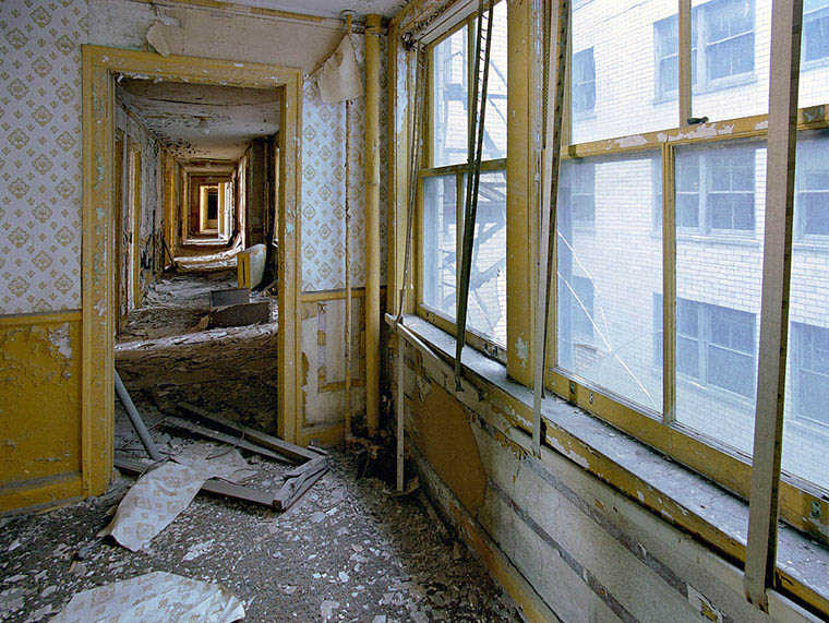 ruins of detroit yves marchand romain meffre 10 The Ruins of Detroit