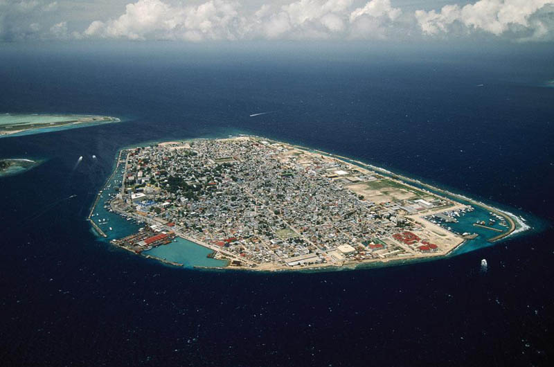 malc3a9 island north malc3a9 atoll maldives 25 Mind Blowing Aerial Photographs Around the World