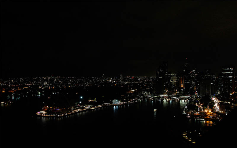 sydney australia skyline earth hour 2011 Picture of the Day: Lights Out Sydney!