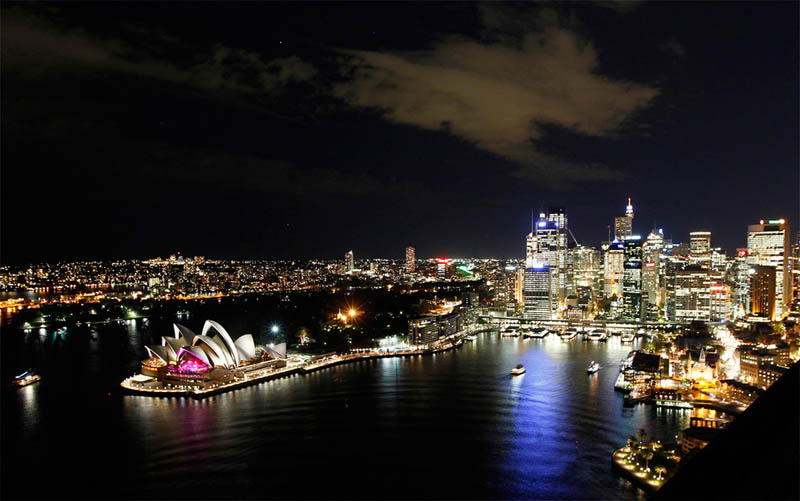 sydney skyline earth hour 2011 Picture of the Day: Lights Out Sydney!