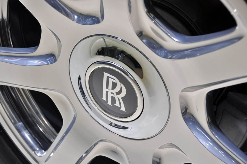 electric rolls royce phantom ee 102ex 6 Electric Luxury: Rolls Royce Phantom EE [30 pics]