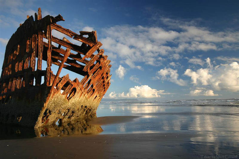 shipwreck oregon peter iredale 25 Haunting Shipwrecks Around the World