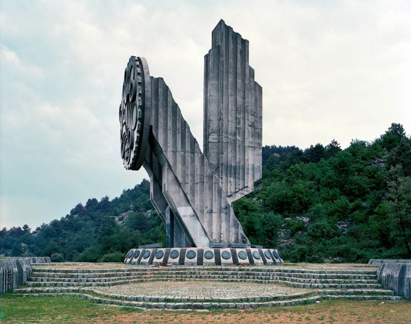 old monuments yugoslavia spomeniks jan kempenaers 21 Forgotten Monuments from the former Yugoslavia