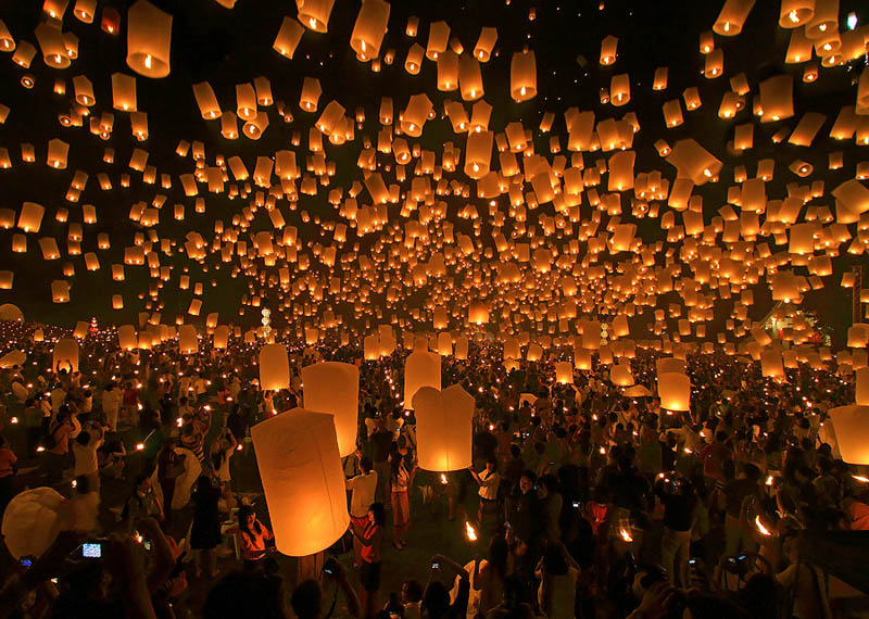 yee peng festival of lanterns chiang mai thailand Picture of the Day: Festival of Lanterns in Chiang Mai, Thailand