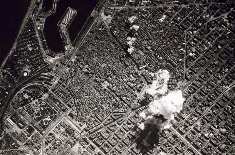 aerial bombing barcelona spain 1938 spanish civil war Picture of the Day: 1938 Aerial Bombing of Barcelona