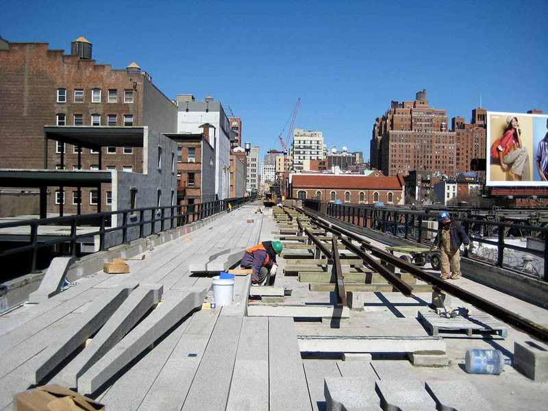 high line under construction new york The High Line: New Yorks Park in the Sky [25 pics]