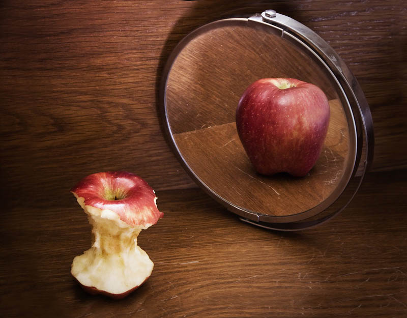 apple core in mirror anorexia body image issues Picture of the Day: Anorexic Apple