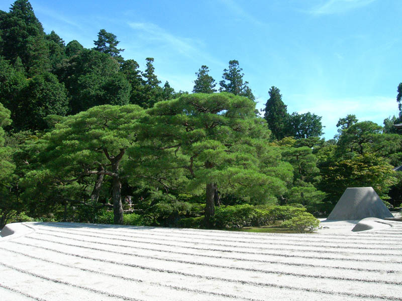 ginkau ji zen garden japan 20 Stunning Japanese Gardens Around the World