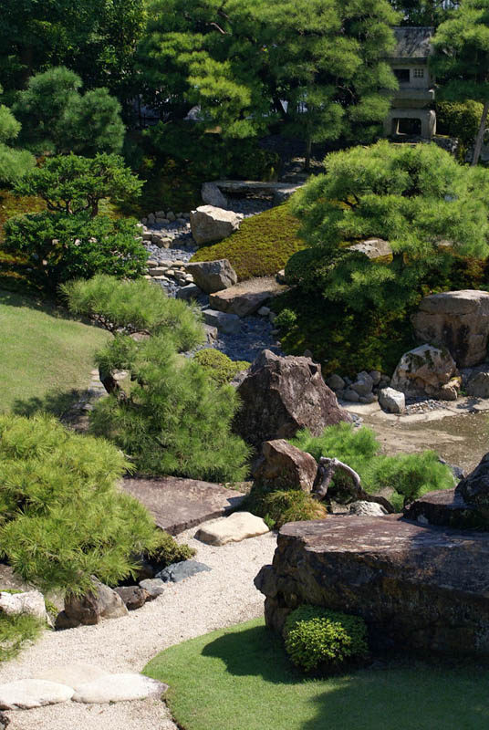 keiunkan in nagahama shiga prefecture japan 20 Stunning Japanese Gardens Around the World