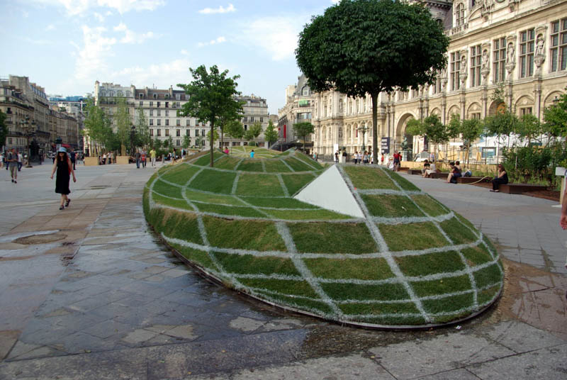 trippiest illusion ever paris globe grass trees 3d Picture of the Day: The Craziest Illusion in Paris