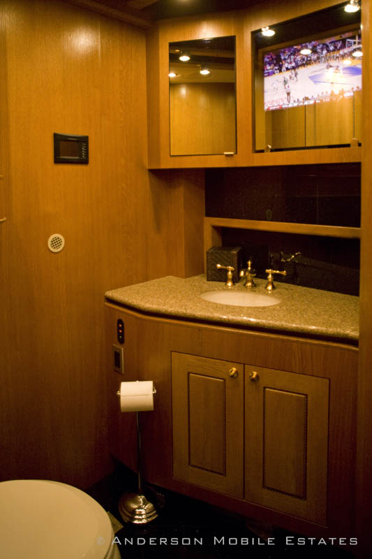 ashton kutchers trailer mobile home anderson 10 Anderson Mobile Estates: Luxury Trailers to the Stars