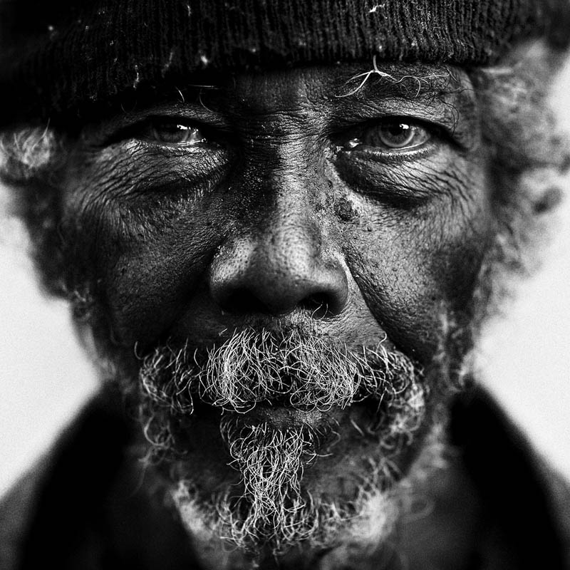 homeless black and white portraits lee jeffries 10 Gripping Black and White Portraits of the Homeless by Lee Jeffries