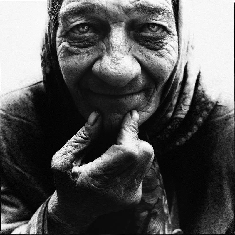 homeless black and white portraits lee jeffries 20 Gripping Black and White Portraits of the Homeless by Lee Jeffries