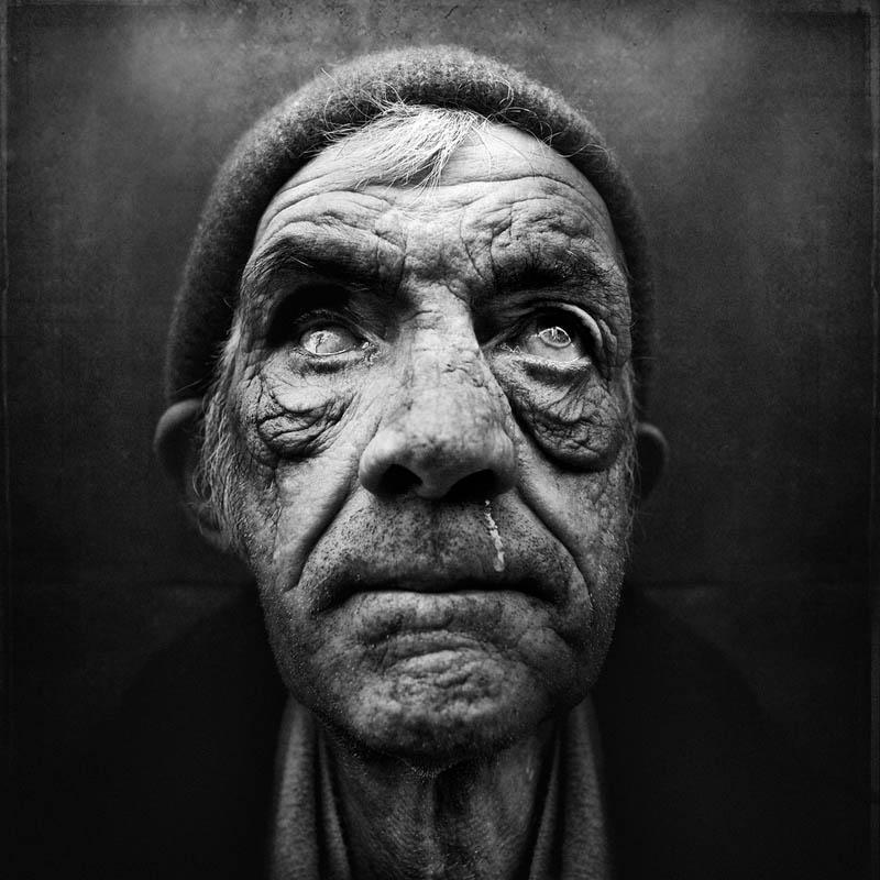 homeless black and white portraits lee jeffries 24 Gripping Black and White Portraits of the Homeless by Lee Jeffries