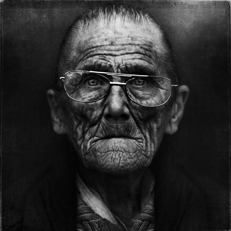 homeless black and white portraits lee jeffries 42 Gripping Black and White Portraits of the Homeless by Lee Jeffries